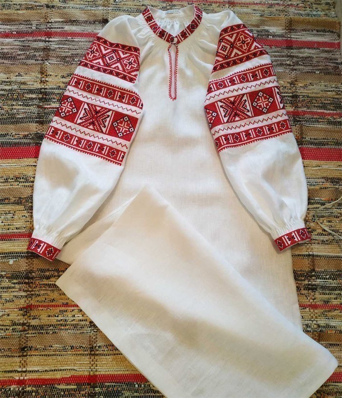 традиционная женская льняная сорочка Малорита